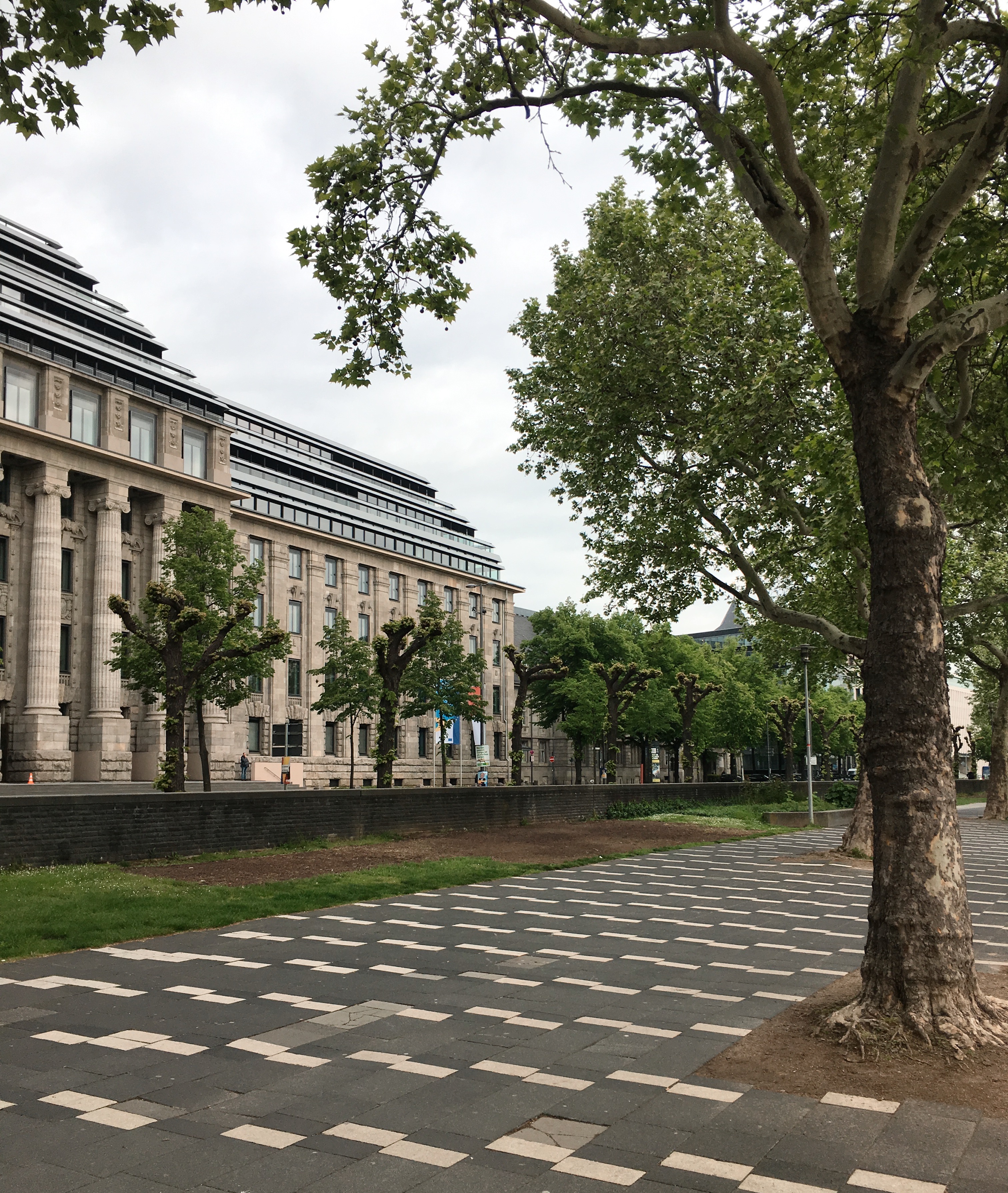 Arculated Building Articulation in Architecture – A Walk Through The City